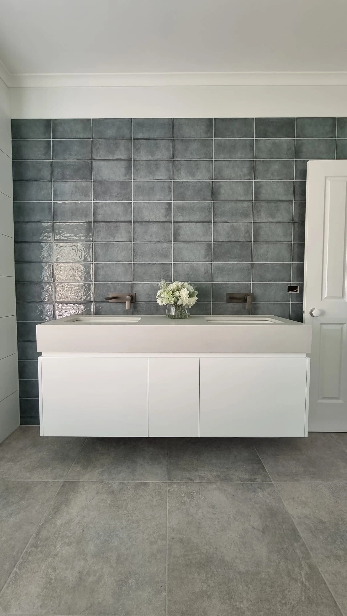 Custom bathroom vanity cost Melbourne -- cabinet maker cost guide 2026