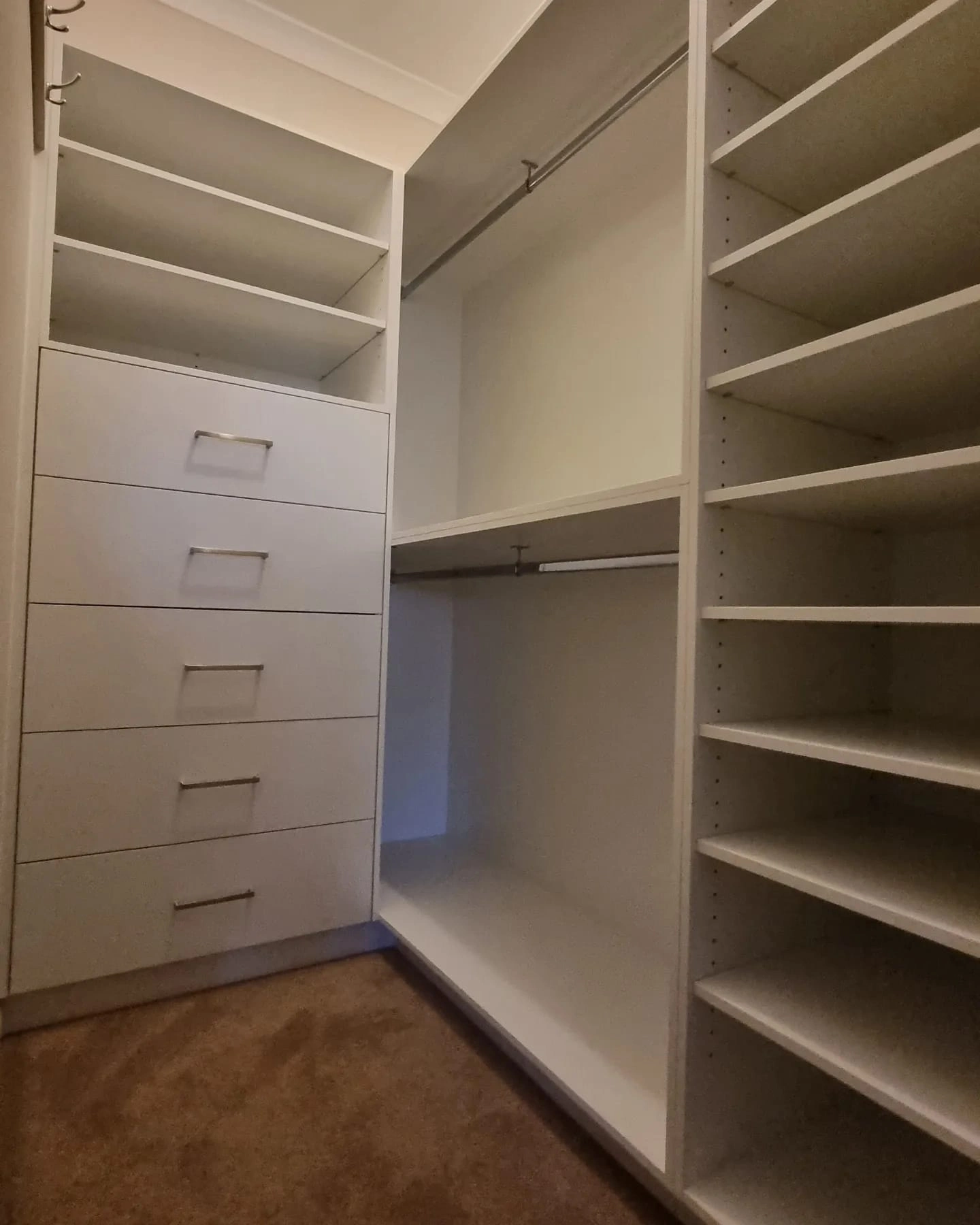Custom walk-in wardrobe cost Melbourne -- cabinet maker cost guide 2026